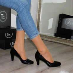 Black Classic 10 Cm Pump Heels